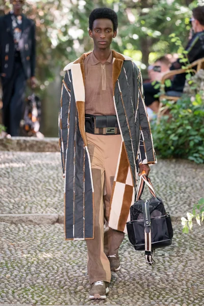 Look 32